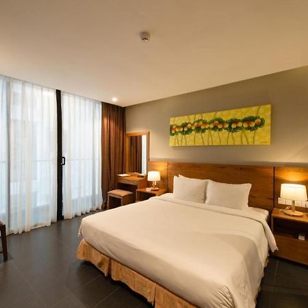 Holi Beach Hotel & Apartments Нячанг Екстер'єр фото