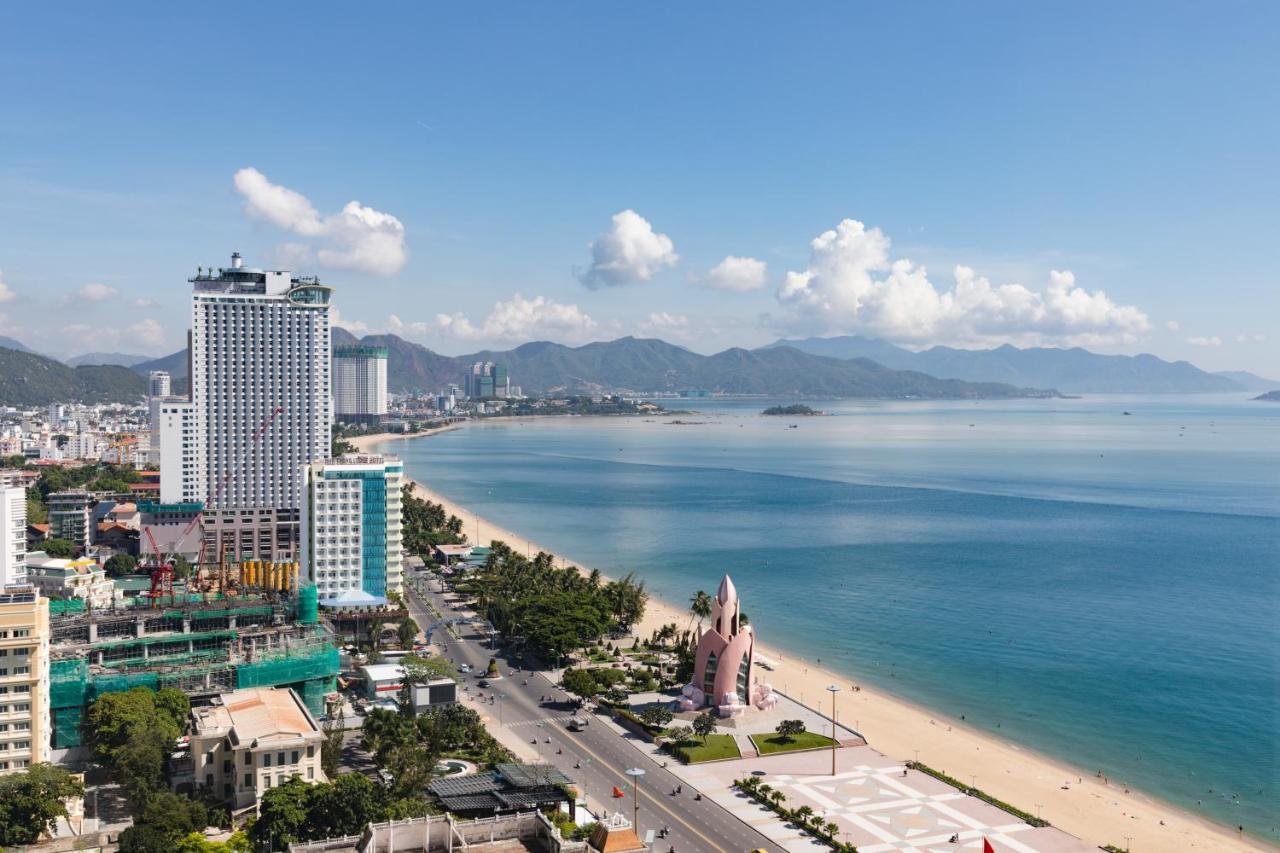 Holi Beach Hotel & Apartments Нячанг Екстер'єр фото
